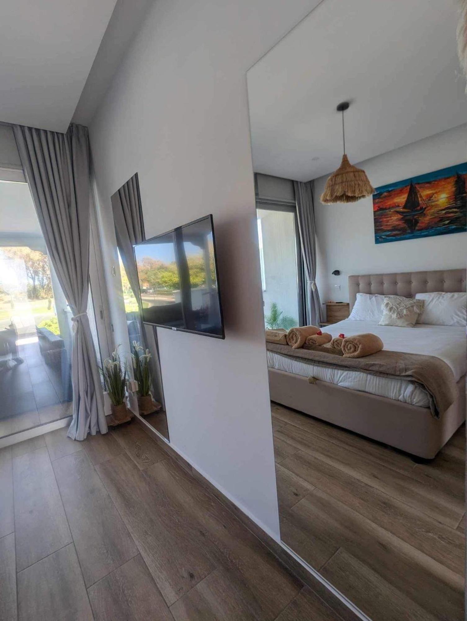 Bohemian Rhapsody Apartment Paphos Exterior foto